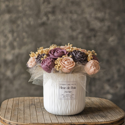 Classic Soy Wax Peony and Rose Bouquet Fleur-de-Bois DOLCE CAFFÉ 