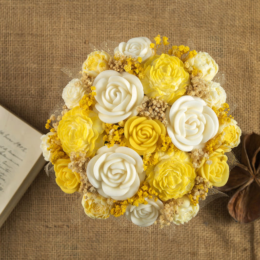 Classic Soy Wax Peony and Rose Bouquet Fleur-de-Bois PIE DE LIMÓN