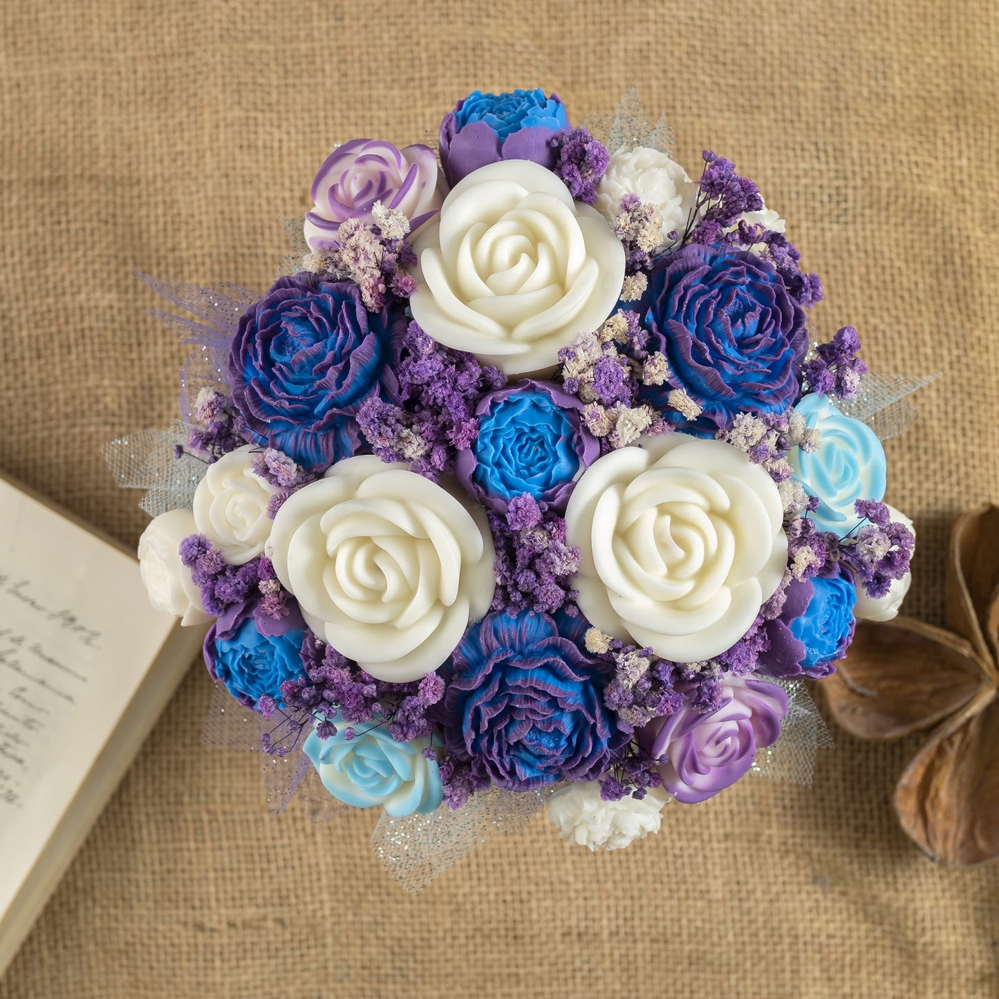 Klassischer Sojawachs-Pfingstrosen- und Rosenstrauß Fleur-de-Bois PURPLE WOOD